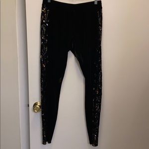 Mid rise crushed velvet leggings w/ sequin side